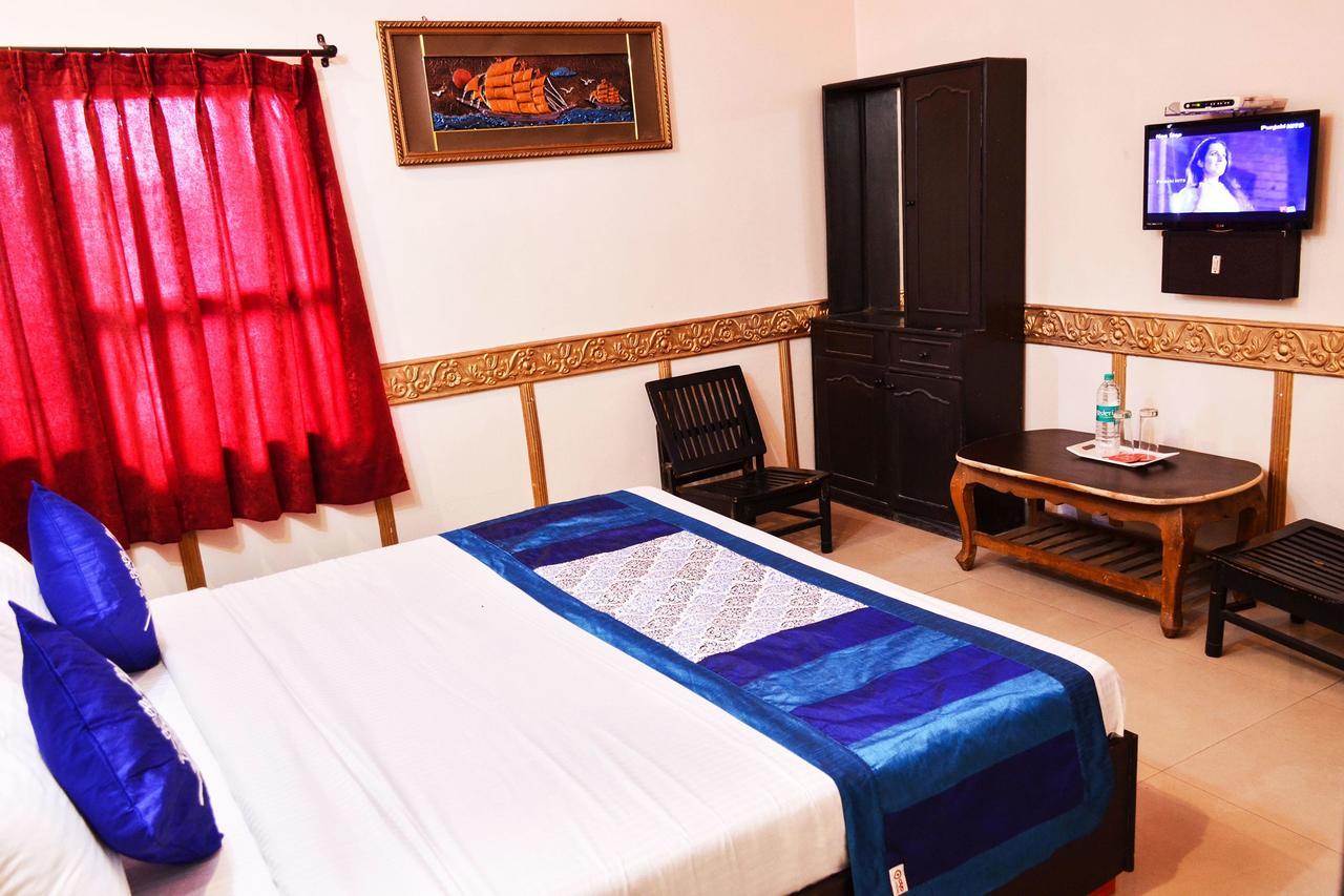 Hotel Oyo 5884 Amante Chandīgarh Esterno foto