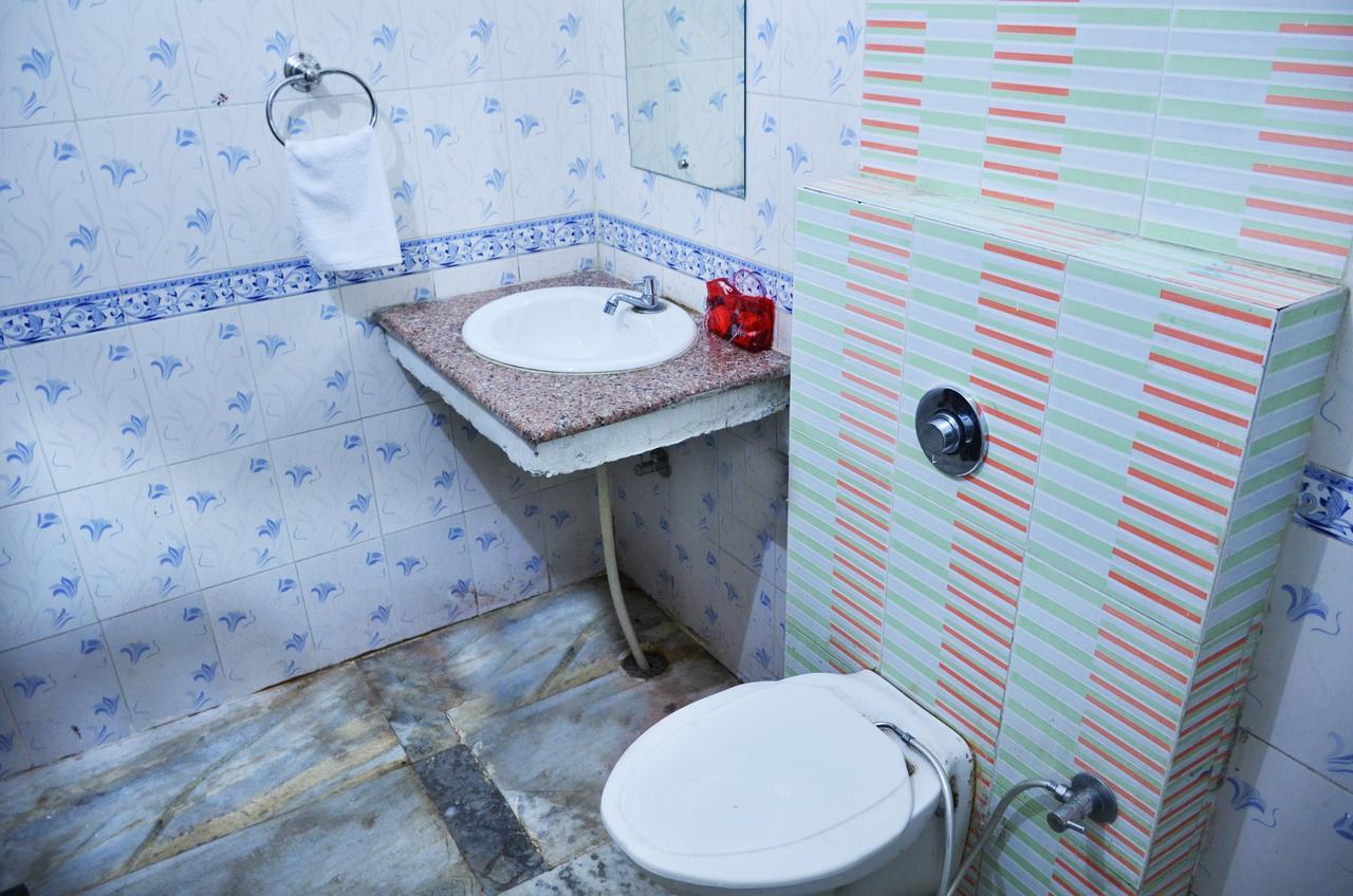 Hotel Oyo 5884 Amante Chandīgarh Esterno foto