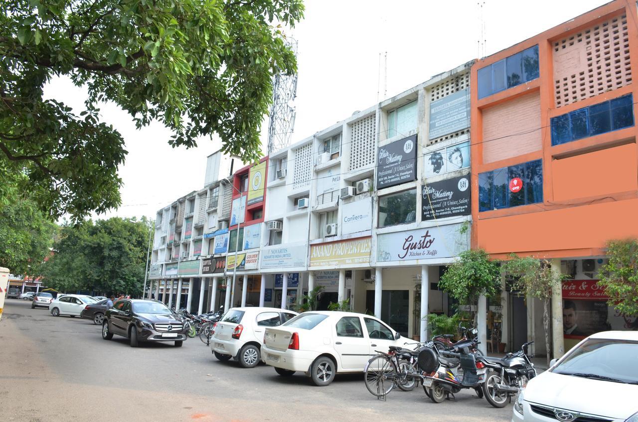 Hotel Oyo 5884 Amante Chandīgarh Esterno foto