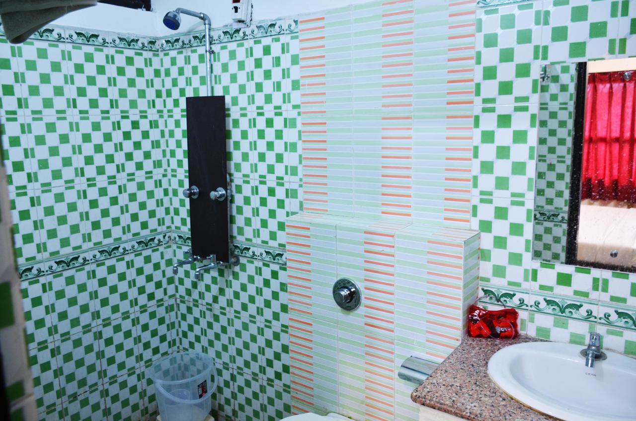 Hotel Oyo 5884 Amante Chandīgarh Esterno foto