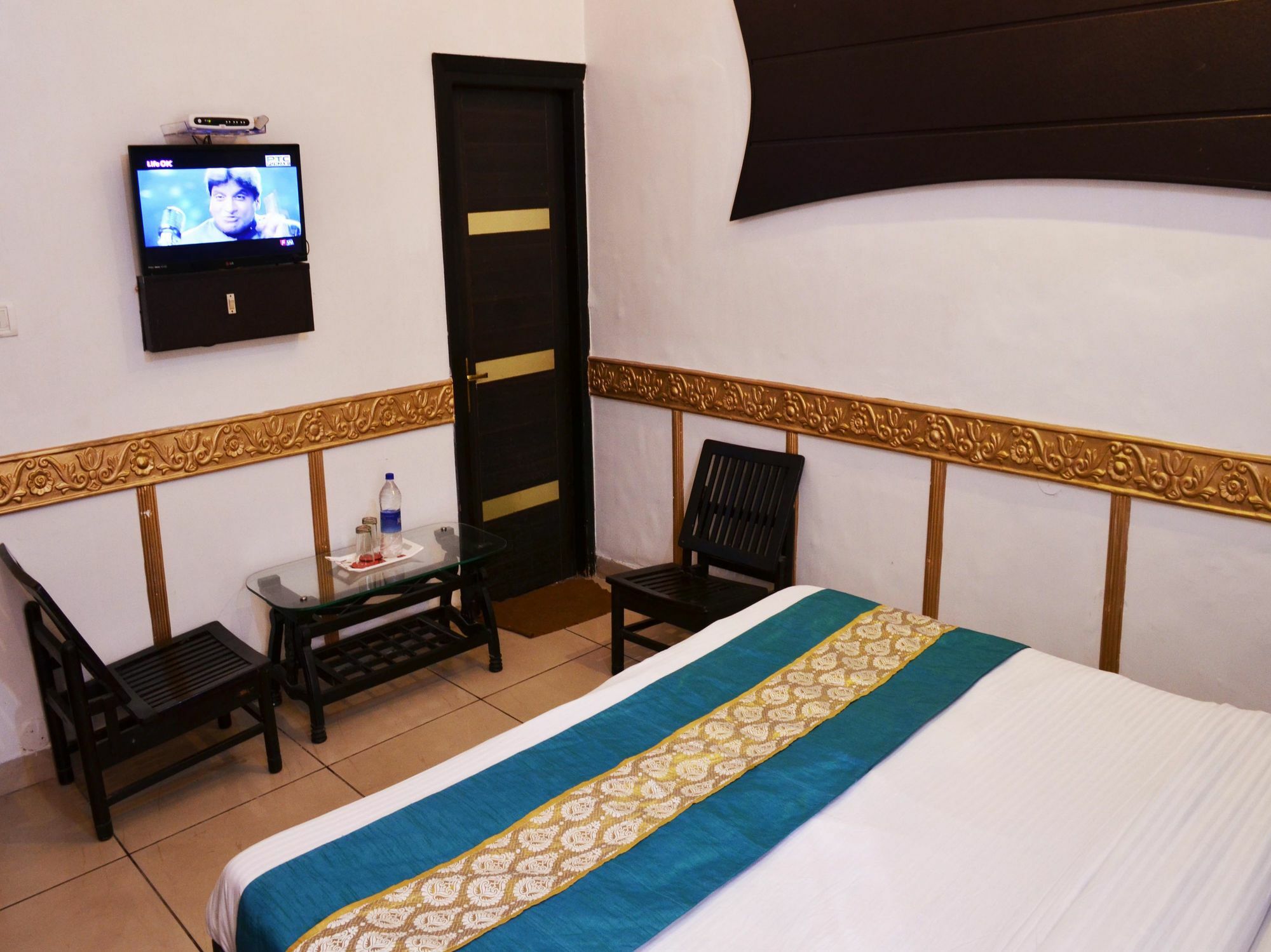 Hotel Oyo 5884 Amante Chandīgarh Esterno foto