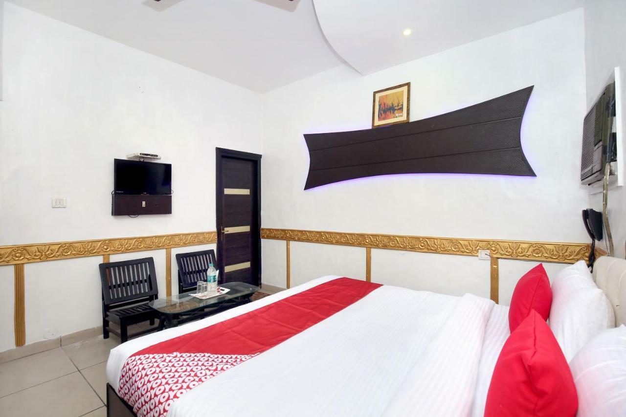 Hotel Oyo 5884 Amante Chandīgarh Esterno foto