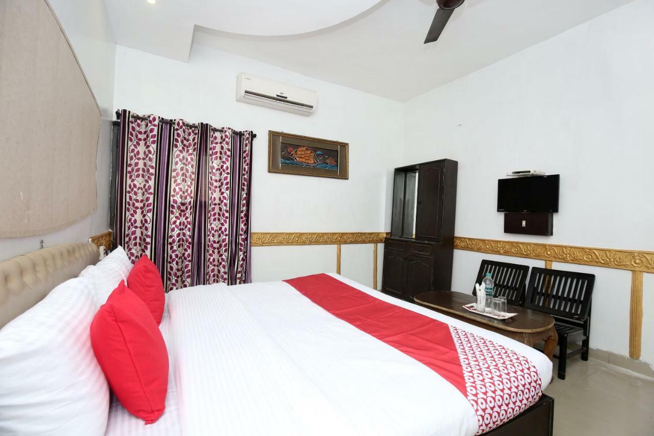 Hotel Oyo 5884 Amante Chandīgarh Esterno foto