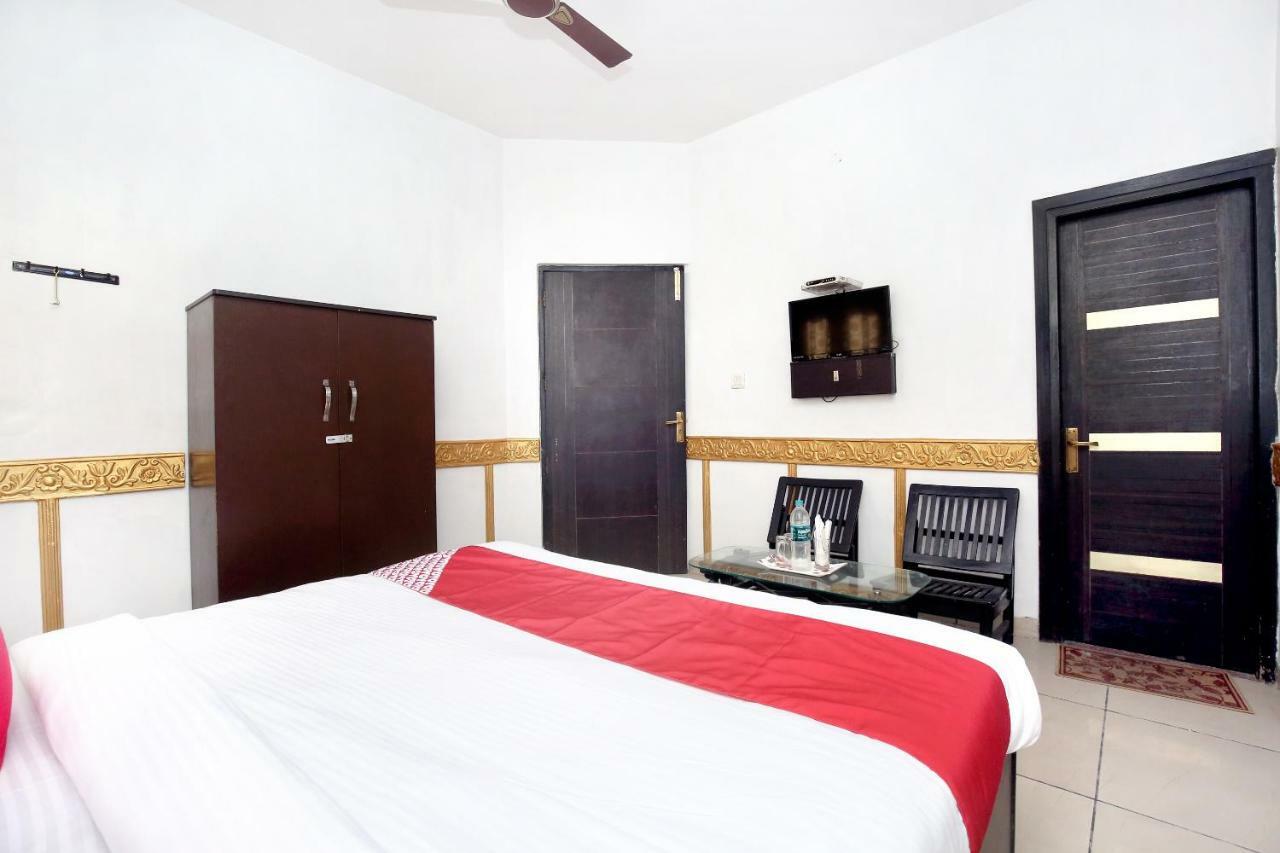 Hotel Oyo 5884 Amante Chandīgarh Esterno foto